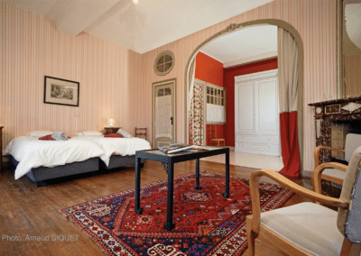 gite_chateau-de-lassus-chambre_double-bed